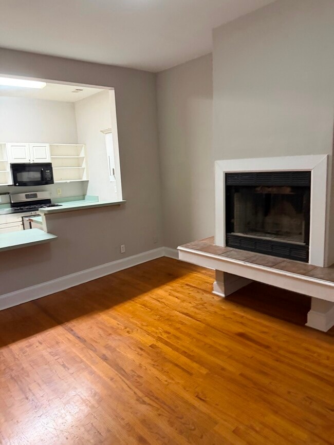 Photo - 568 Auburn Ave NE