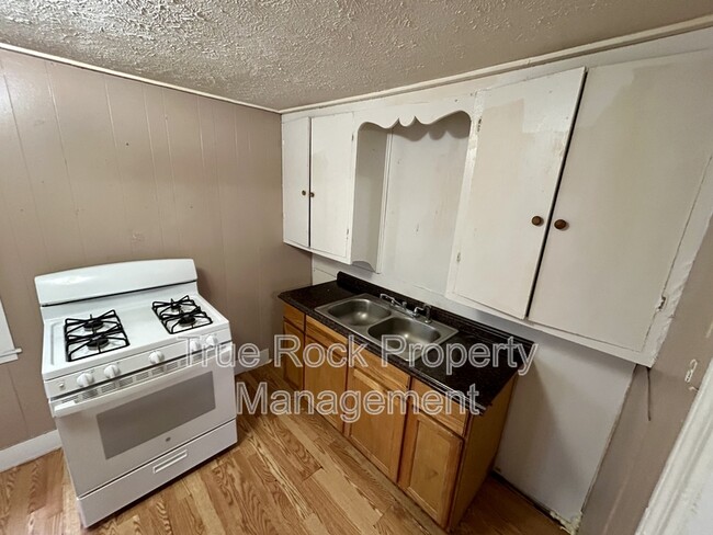 Photo - 516 1/2 E 14th