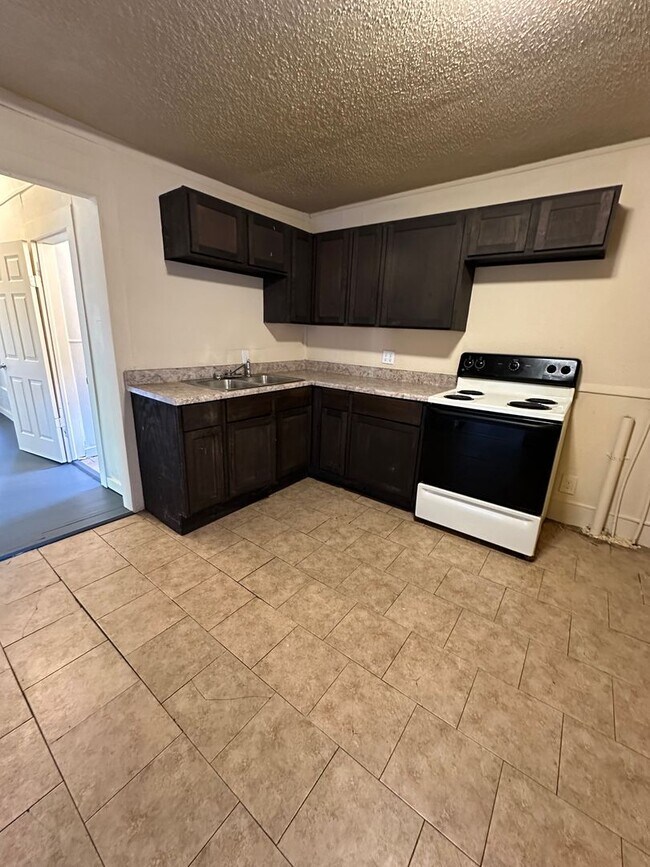 Photo - 609 S 18th St