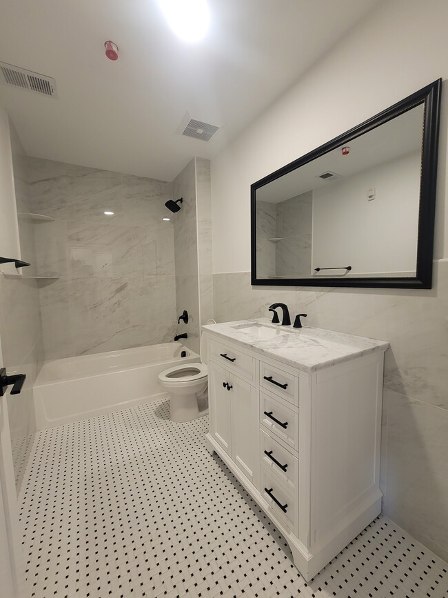 16 Monmouth St Unidad 16 Monmouth Street