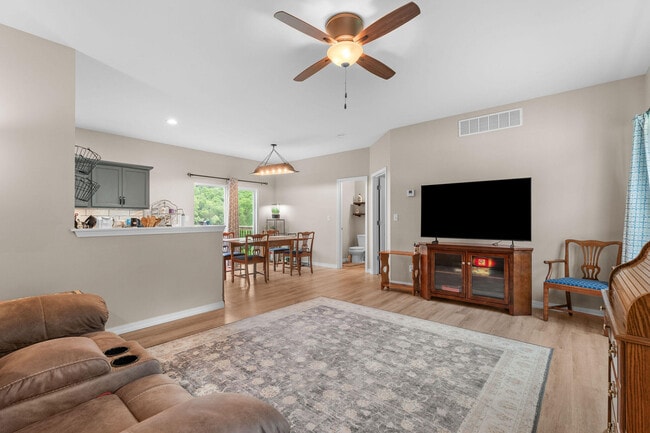 Photo - 127 Rockridge Rd