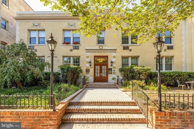 Photo - 3022 Wisconsin Ave NW Unit 208