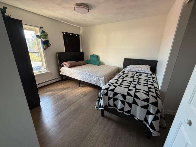 Photo - 642-648-648 Eastern Ave Unit 3