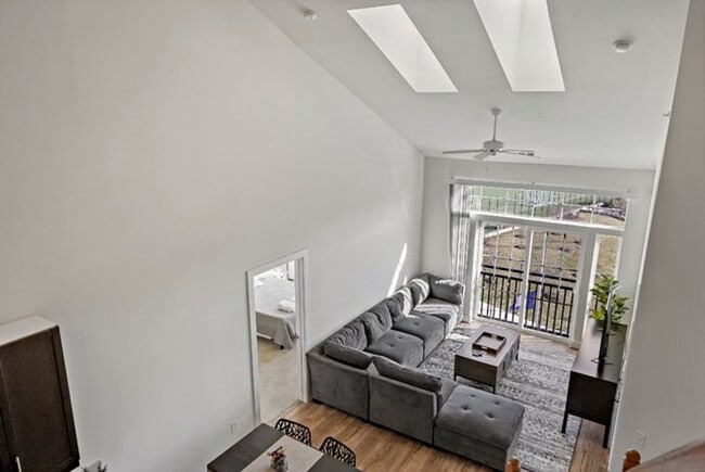 Photo - 2002 Eisenhower Ave Unidad SI ID1473415P