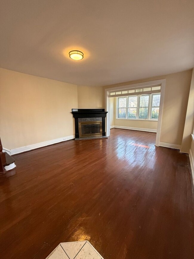 Photo - 1442 W State St