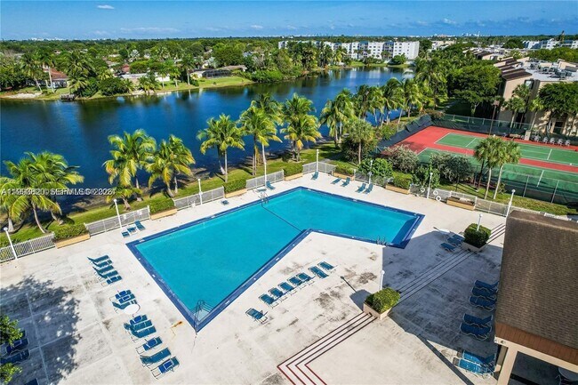 Photo - 14611 N Kendall Dr Unit 304L