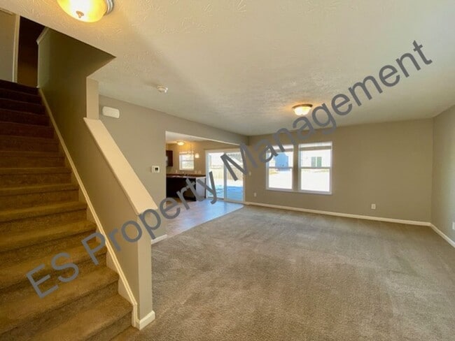 Photo - Beautiful 4 bedroom, 2.5 bathroom home in Ingalls- Prairie Hollow Community