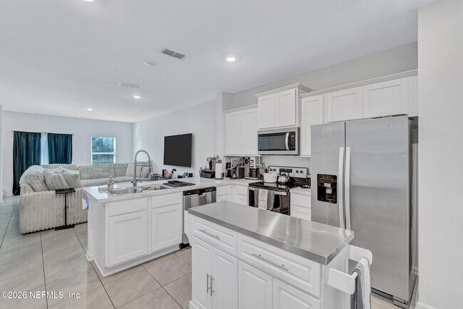 Photo - 9008 Gifford Dr