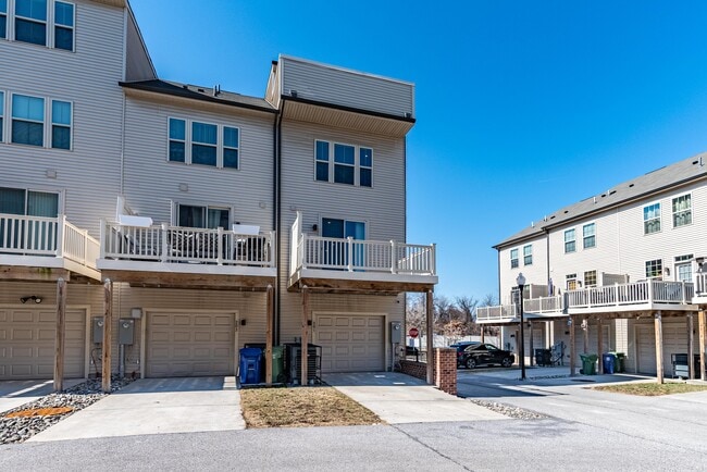 Photo - 201 S Macon St