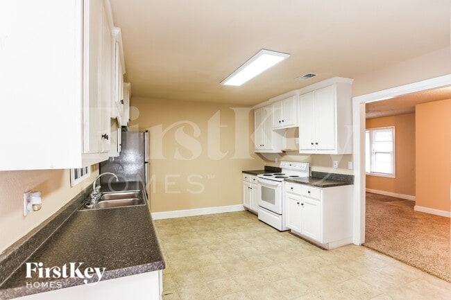 Photo - 1103 Warden St
