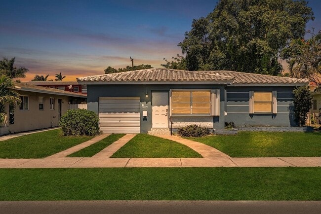 Photo - 1845 Sherman St