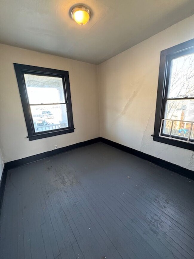 Photo - 3717 Barr St