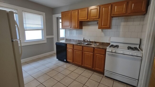 Photo - 3038 N Farwell Ave