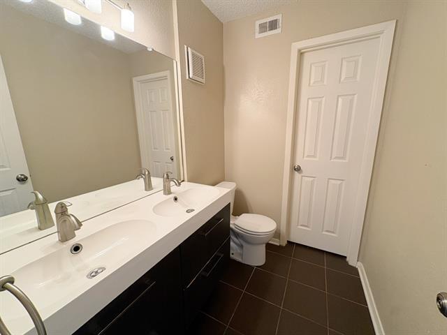 Building Photo - 919 S Weatherred Dr Unit 135