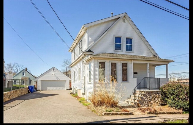 Building Photo - 185 King St