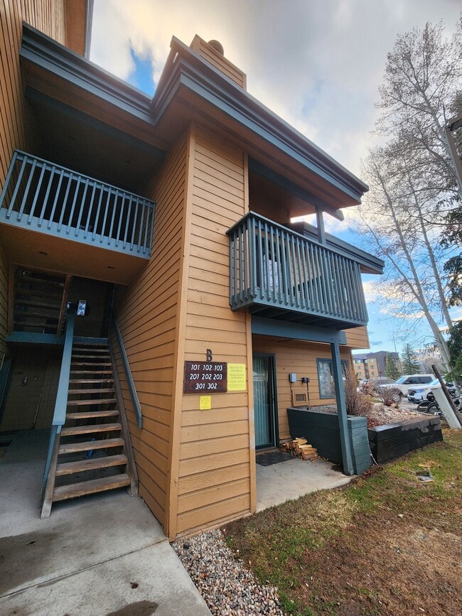 Building Photo - 520 Ore House Plaza Unit B201
