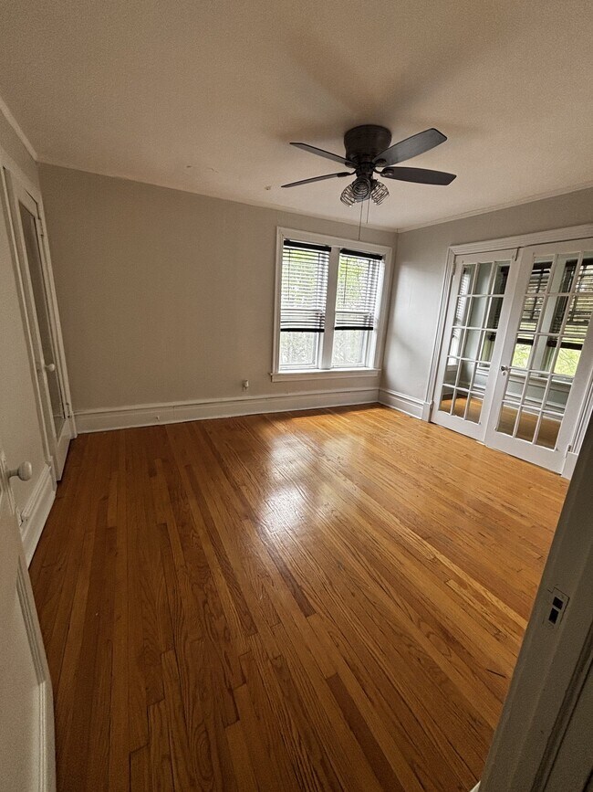 Photo - 4423 S Indiana Ave Unit Apt 3