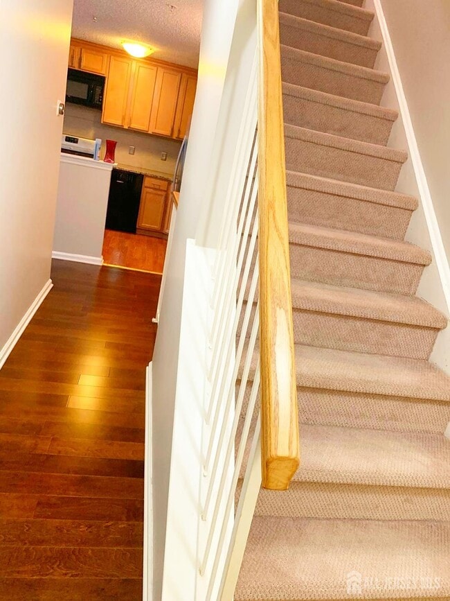 Photo - 201 Prestwick Way