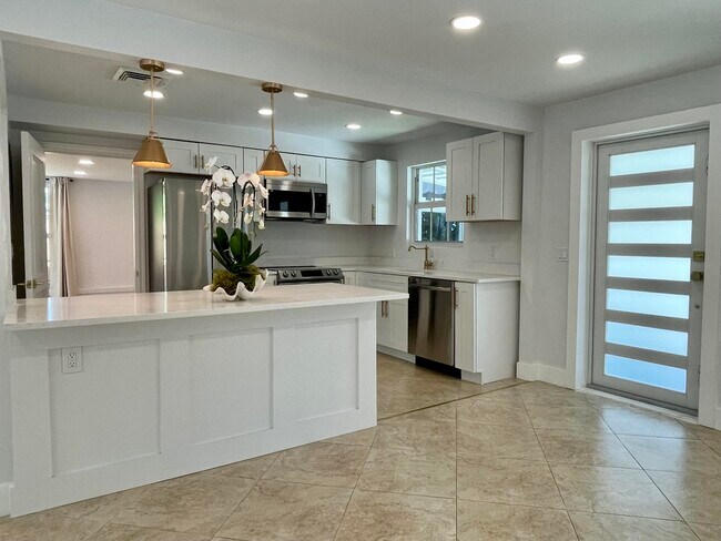 Photo - 360 Alhambra Pl