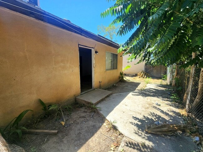 Building Photo - 107-109 Woodrow Ave. Unit B