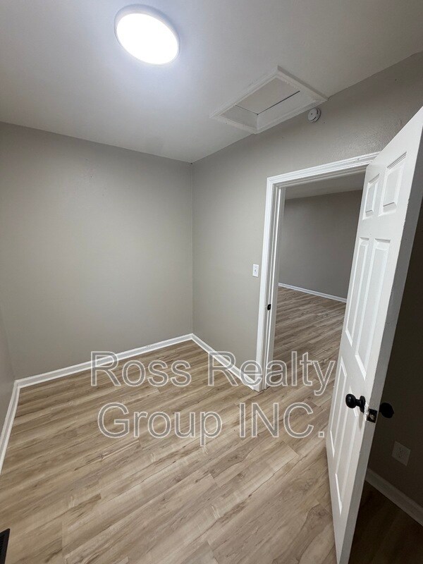 Photo - 442 Walbridge Ave
