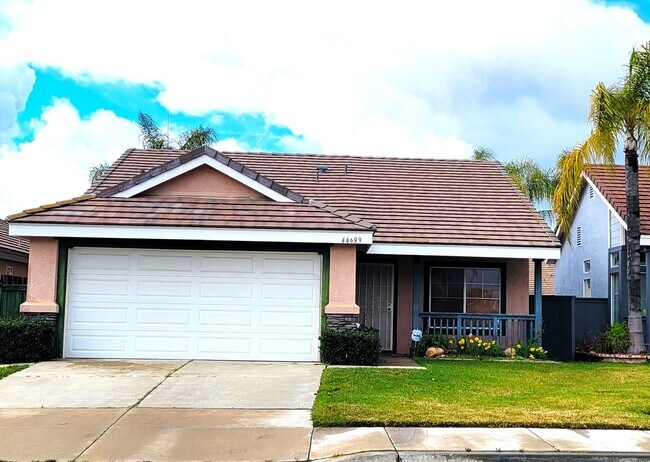 Photo - Beautiful Single Story house - Close to ev...