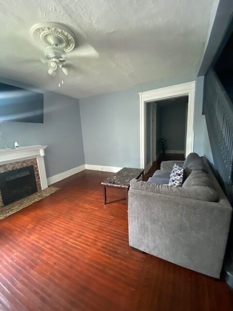 Photo - 1531 E Genesee St