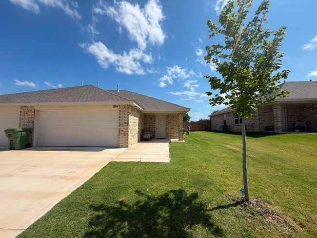 Photo - Beautiful 3-Bedroom Home in Yukon – Available Now!