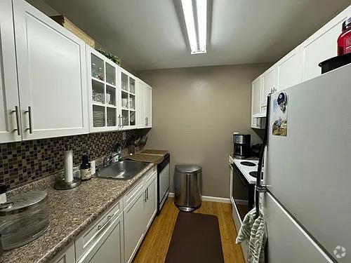Building Photo - 4-4B Richmond Blvd Rental