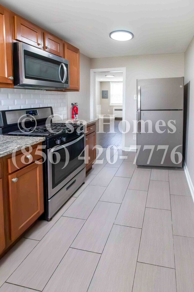 Photo - 1562 Bradley Ave Unit Apt B
