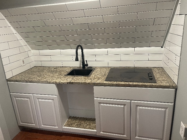 Photo - 595 William St