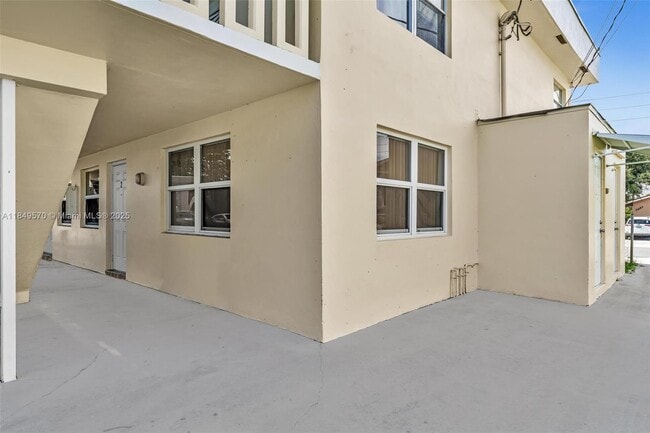 Photo - 3660 SW 60th Ave Unit 2