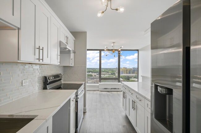 Photo - 5445 N Sheridan Rd