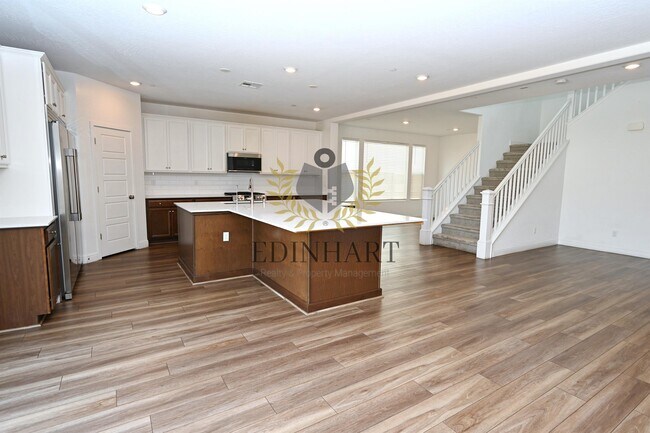 Photo - 177 N Laverne Ave