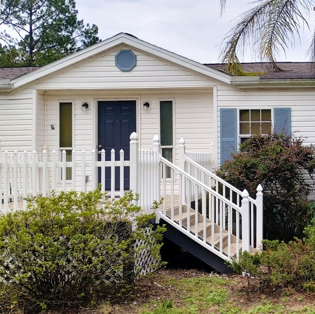 Building Photo - 2233 Indigo Ave