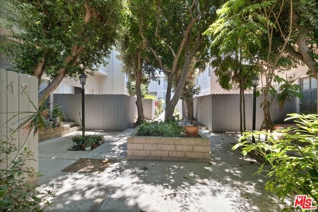 Photo - 2112 Warfield Ave Unidad 9