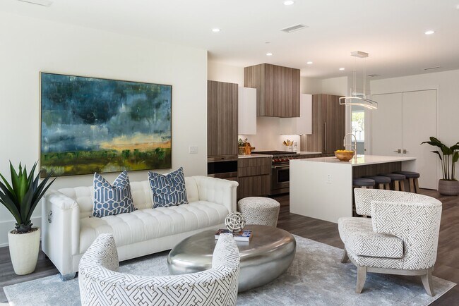 Photo - 3525 Normandy