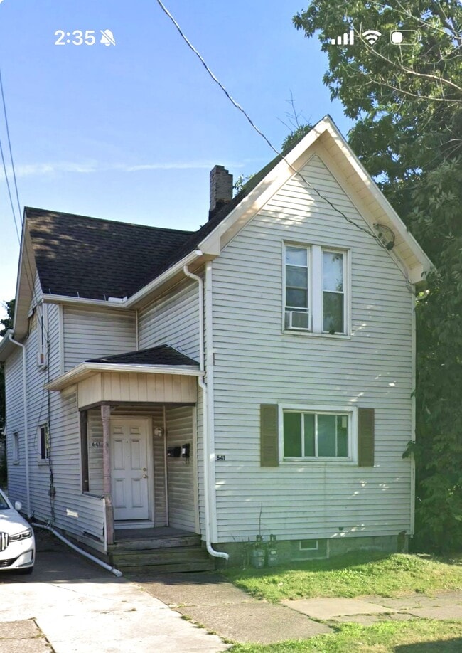 Photo - 641 E 12th St Unit 1
