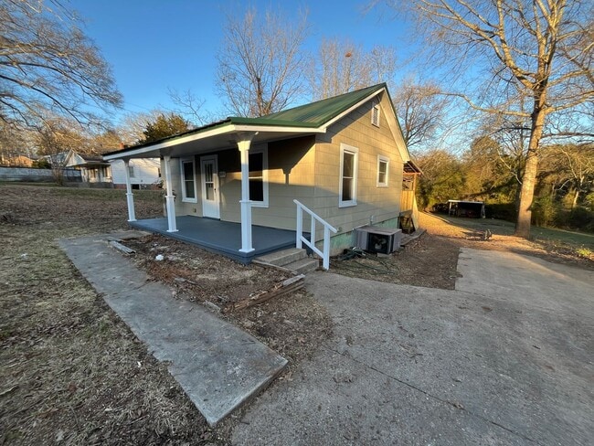 3 Bed 2 Bath Home - 3 Bed 2 Bath Home
