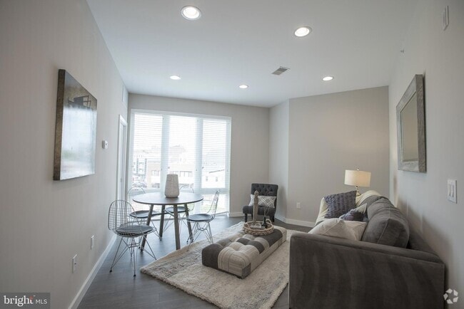 Building Photo - 1508 Ridge Ave Unit 202 Rental