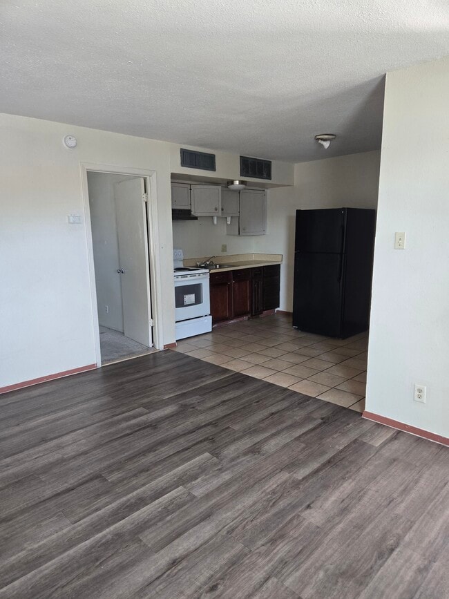 Photo - Broadway Apartments