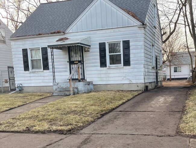 Building Photo - 3 bedroom Fully renovated Westside Bungalow