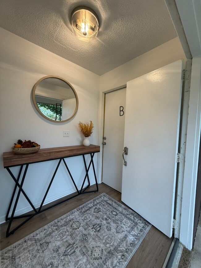 Photo - 214 Rosehill Dr Unit B