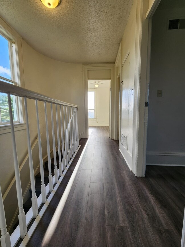 Rellano de arriba - 544 Grant St