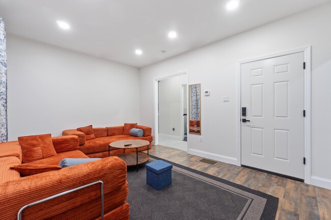 Building Photo - 92 Stuyvesant Ave Unit 1 Rental