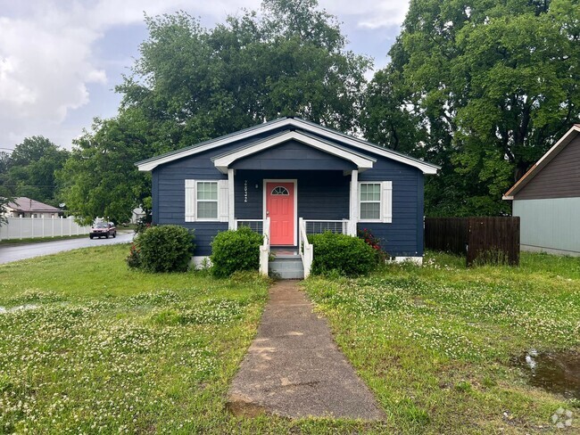 Building Photo - 3 bedroom 1 bathroom home
