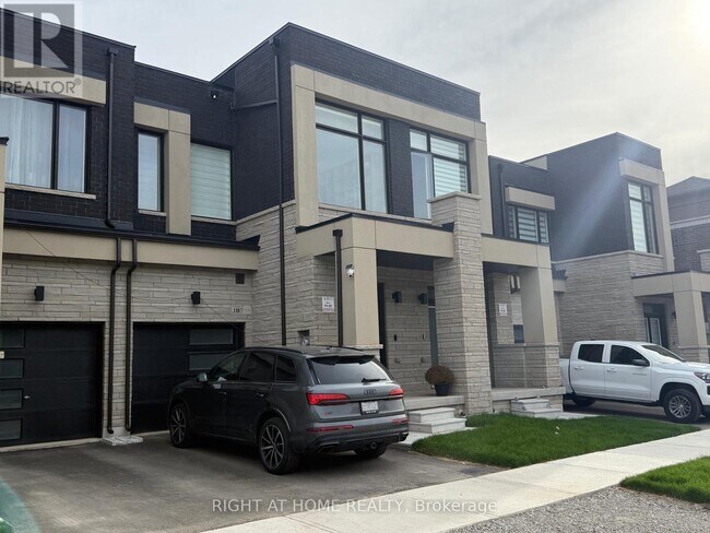 Photo - 1187 Dartmouth Cres
