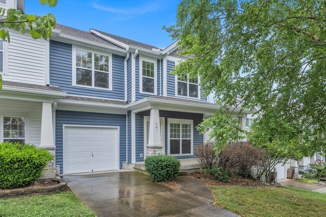 Building Photo - Spotless 3BR/2.5BA townhome minutes from West End, Downtown Nashville!