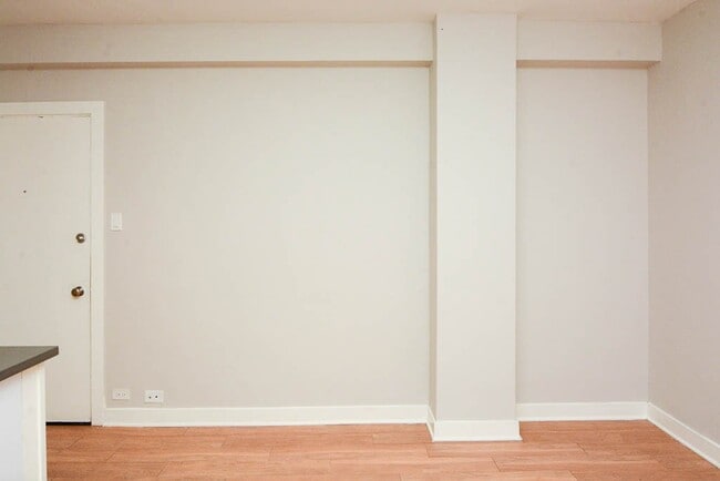 Photo - 511 W Belmont Ave Unit 32