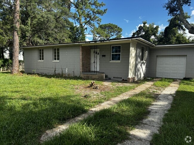 Building Photo - 5720 Cedar Park Ln Rental